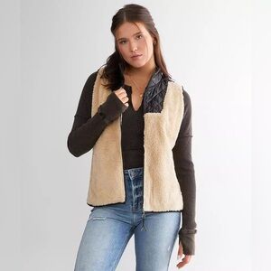 LIV Outdoor | Jolie Hybrid Vest | The Buckle